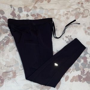 NWOT Alo Black Drawstring Leggings
